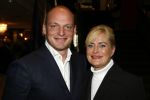 Noordwijk 26 augustus 2006
Presentatie blad JFK in huis ter Duin.
Vivian Boelen met broer