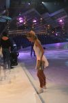 Eindhoven, 3 September 2006
Dancing On Ice ( 2e avond )
Wendy v Dijk na afloop met de schaatsen in haar huis op weg naar het kleedlokaal