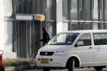 Schiphol Oost 3 september 2006
Wessel v Diepen en Daphne Bunskoek komen per prive jet aan op schiphol oost.