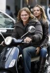 Amsterdam 28 augustus 2006
Yoran hensel met zijn vriendin op vespa scooter op de pc hooftstraat