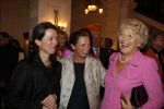 Amsterdam 11 september 2006
Modeshow Frans Molenaar in het Amstel Hotel.  Groot meesteres van de koningin mevrouw v Loon de la bouchere met Rita Kok en dochter