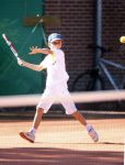 Muiderberg 7 september 2007
Alec en Emma Krajicek  spelen samen tennis bij de clubkampioenschappen. Papa Richard en de au pair kijken toe.