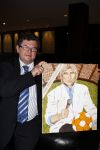 Hoofddorp 27 augustus 2007
Bijeenkomst bij van der valk hotel ivm met schilderijen voor goede doelen door bn ers. Manager Dries Roelvink
Andrï¿½ van Commenï¿½e