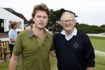Zandvoort 18 augustus 2007
Pieter v Vollenhoven speelt mee met een charity wedstrijd van de klm open golf een week nadat bij hemin het ziekenhuis stuk huid verwijderd is. Pieter met Beau v Erven Dorens