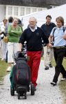 Zandvoort 18 augustus 2007
Pieter v Vollenhoven speelt mee met een charity wedstrijd van de klm open golf een week nadat bij hemin het ziekenhuis stuk huid verwijderd is.