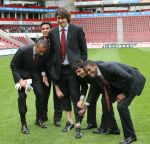 Eindhoven, 28 Augustus 2007
Jaarlijkse fotosessie van de nieuwe Selektie van PSV Seizoen 2007/2008
Cassio Ramos zijn schoenen worden getoond