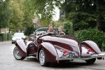 Laren 8 september 2007
Chris Luken met zijn moeder in zijnoldtimer cabrio , Auburn Boattrail uit 1935.