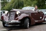 Laren 8 september 2007
Chris Luken met zijn moeder in zijnoldtimer cabrio , Auburn Boattrail uit 1935.
