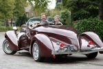 Laren 8 september 2007
Chris Luken met zijn moeder in zijnoldtimer cabrio , Auburn Boattrail uit 1935.