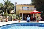 Cabopino 14 augustus 2007
Hans Kazan met zijn vrouw Wendy en zonen Renzo Oscar Steven en Mara bij hun huis in Spanje.