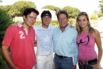 Cabopino 14 augustus 2007
Hans Kazan met zijn vrouw Wendy en zonen Renzo Oscar Steven en Mara bij hun huis in Spanje.