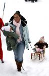 26 Februari 2006,Oostenrijk-Prins Willem Alexander, prinses Maxima en hun kinderen prinses Amalia en prinses Alexia poseren voor de pers in Lech