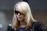 Huizen en Bussum 8 september 2007
Linda de Mol laat met vriendin de hond uit en gaat daarna winkeleln.
Peter Smulders bv