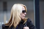 Huizen en Bussum 8 september 2007
Linda de Mol laat met vriendin de hond uit en gaat daarna winkeleln.