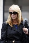 Huizen en Bussum 8 september 2007
Linda de Mol laat met vriendin de hond uit en gaat daarna winkeleln.
Peter Smulders bv