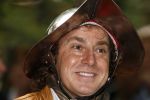 Drunen 22 augustus 2007
Marc Borsato wordt tot Baron van het Land v ooit geslagen. Marc op paard.