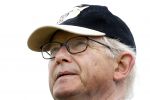 Zandvoort 18 augustus 2007
Pieter v Vollenhoven speelt mee met een charity wedstrijd van de klm open golf een week nadat bij hemin het ziekenhuis stuk huid verwijderd is.