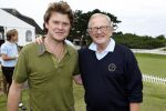 Zandvoort 18 augustus 2007
Pieter v Vollenhoven speelt mee met een charity wedstrijd van de klm open golf een week nadat bij hemin het ziekenhuis stuk huid verwijderd is. Pieter met Beau v Erven Dorens