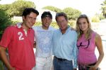Cabopino 14 augustus 2007
Hans Kazan met zijn vrouw Wendy en zonen Renzo Oscar Steven en Mara bij hun huis in Spanje.