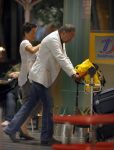 Schiphol 15 augustus 2007
Rob de Nijs en zijn vriendin Henriette komen terug van vakantie in Spanje.