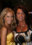 Noordwijk, 1 September 2007 Jacky Fair met o.a. modeshow van Danie Bles.
Sylvie v d Vaart ( Sylvie Meis ) met haar schoonmoeder