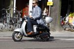 Amsterdam 28 augustus 2007
Thijs Romer op zijn scooter in amsterdam.
