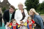 Kaatsheuvel 2 augustus 2009
Premiere show in de efteling. Albert West met vrouw dochter en kleinkind
Peter Smulders bv