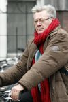 Amsterdam 20 februari 2008
Barrie Stevens met gsm op de fiets.