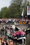 Amsterdam 1 augustus 2009
Boris v d Ham van D66 op boot tijdens gay pride.
Pteer Smulders bv