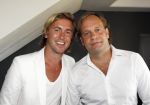 Bussim, 24 Augustus 2009
't Spant Perspresentatie RTL Winetrseizoen 2009/2010
Carlo Boszhard met zijn vriend
Foto Peter Smulders