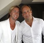 Bussim, 24 Augustus 2009
't Spant Perspresentatie RTL Winetrseizoen 2009/2010
Carlo Boszhard met zijn vriend
Foto Peter Smulders