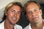 Bussim, 24 Augustus 2009
't Spant Perspresentatie RTL Winetrseizoen 2009/2010
Carlo Boszhard met zijn vriend
Foto Peter Smulders