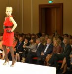 Amsterdam, 30 Augustus 2009
Modeshow Paul Schulten waar ook Christina Curry, de dochter van Adam en Patricia Paay als mannequin liep.

Peter Smulders BV