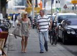 Amsterdam 14 augustus 2009
hans en Connie Breukhoven komen in een bentley cabrio aanrijden bij restaurant Oceania om daar samen te gaan eten nadat ze gescheiden zijn.
Peter Smulders bv
