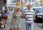 Amsterdam 14 augustus 2009
hans en Connie Breukhoven komen in een bentley cabrio aanrijden bij restaurant Oceania om daar samen te gaan eten nadat ze gescheiden zijn.
Peter Smulders bv