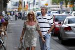 Amsterdam 14 augustus 2009
hans en Connie Breukhoven komen in een bentley cabrio aanrijden bij restaurant Oceania om daar samen te gaan eten nadat ze gescheiden zijn.
Peter Smulders bv