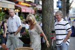 Amsterdam 14 augustus 2009
hans en Connie Breukhoven komen in een bentley cabrio aanrijden bij restaurant Oceania om daar samen te gaan eten nadat ze gescheiden zijn.
Peter Smulders bv