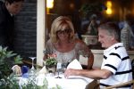Amsterdam 14 augustus 2009
hans en Connie Breukhoven komen in een bentley cabrio aanrijden bij restaurant Oceania om daar samen te gaan eten nadat ze gescheiden zijn.
Peter Smulders bv