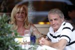Amsterdam 14 augustus 2009
hans en Connie Breukhoven komen in een bentley cabrio aanrijden bij restaurant Oceania om daar samen te gaan eten nadat ze gescheiden zijn.
Peter Smulders bv