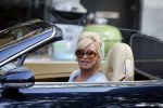 Amsterdam 14 augustus 2009
Connie Breukhoven aan het winkelen op de cornelis schuytstraat . Ze is met haar bentley cabrio.
Peter Smulders bv