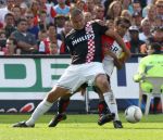 Rotterdam, 20 September 2009
Kompetitiewedstrijd Feyenoord-PSV, eindstand 1-3 Seizoen 2009/2010
Danny Koevermans in duel met Giovanni v Bronckhorst