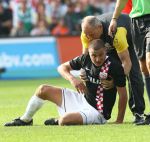 Rotterdam, 20 September 2009
Kompetitiewedstrijd Feyenoord-PSV, eindstand 1-3 Seizoen 2009/2010
Blessurebehandeling Danny Koevermans door fysiotherapeut Cees v d Linden