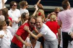 Amsterdam 1 augustus 2009
Gay pride op de amsterdamse grachten. Derek Ogilvy met een vriend
Peter Smulders bv
