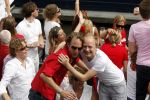 Amsterdam 1 augustus 2009
Gay pride op de amsterdamse grachten. Derek Ogilvy met een vriend
Peter Smulders bv