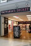 New York 12 september 2009
Doutzen Kroes op de foto in de victoria secret winkel op 
vliegveld JFK
Peter Smulders bv