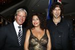 Noordwijk, 28 Augustus 2009 Miljonair Fair bij Hotel Huis ter Duin
Dries Roelvink met Romke Kooyenga enzijn vrouw Silvana Kooyenga
Foto Peter Smulders BV