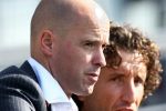 Rotterdam, 20 September 2009
Kompetitiewedstrijd Feyenoord-PSV, eindstand 1-3 Seizoen 2009/2010
Jan Joost v Gangelen met Erik ten Hag