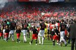 Rotterdam, 20 September 2009
Kompetitiewedstrijd Feyenoord-PSV, eindstand 1-3 Seizoen 2009/2010
Veel atmosfeer bij betreding van de beide elftallen