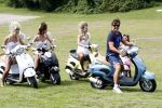 Spaarnwoude 4 augustus 2009
Persconferentie optreden Gerard Joling. Patricia Paay en Antje Monteiro waren ook aanwezig. Gerard kwam met 4 engeltjes op een scooter aanrijden.
Peter Smulders bv