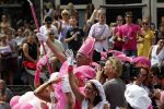 Amsterdam 1 augustus 2009
Gay pride op de amsterdamse grachten. Gordon als roze sinterklaas
Peter Smulders bv